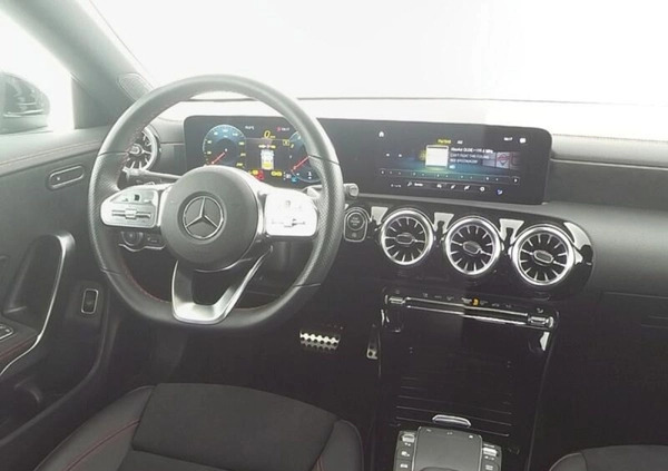 Mercedes-Benz CLA cena 165555 przebieg: 9165, rok produkcji 2022 z Ciechanowiec małe 37